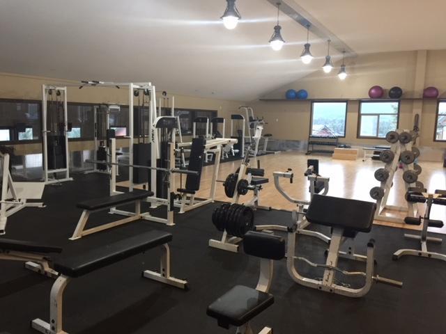 Lodge Spruce Hill &
