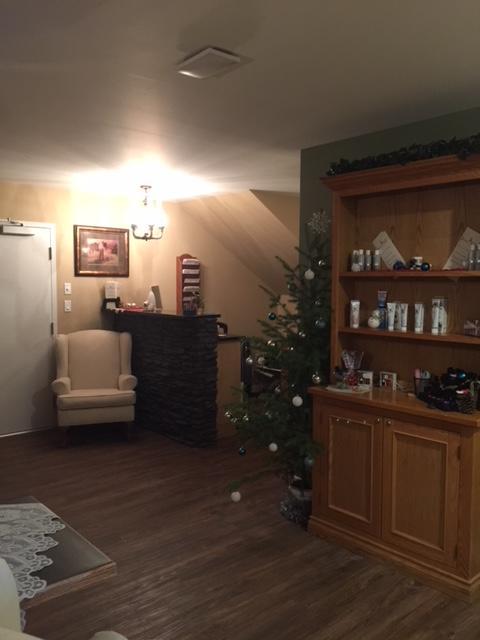 Lodge Spruce Hill & *